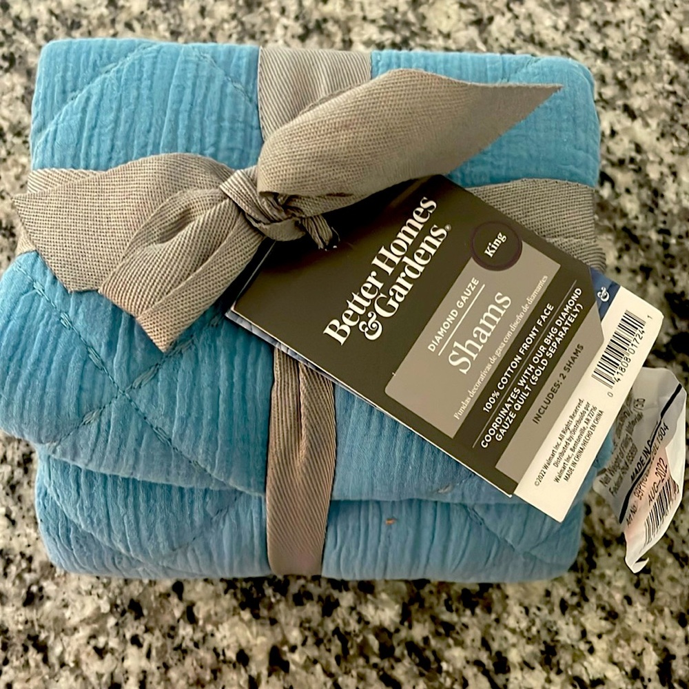 Better Homes and Gardens Diamond Gauze Shams NWT